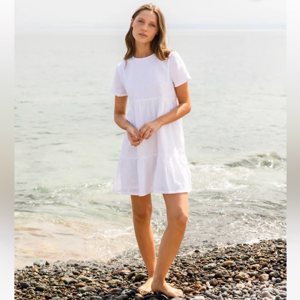 Women's White Short-Sleeve Tiered Summer Dress